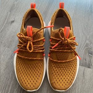 Sorel Impact Lace Sneakers Size 6